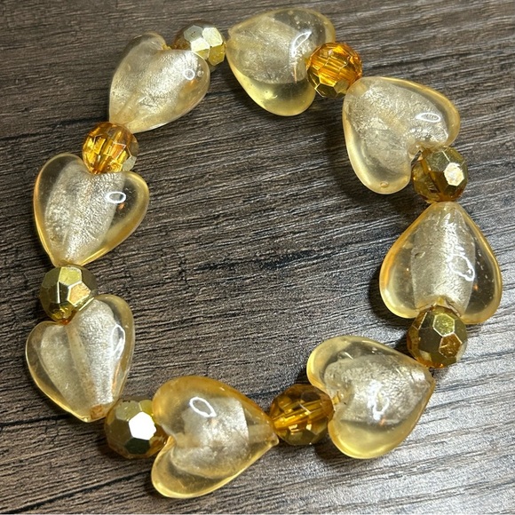 Vintage Heart-Shaped Golden Stretch Bracelet - Picture 1 of 3